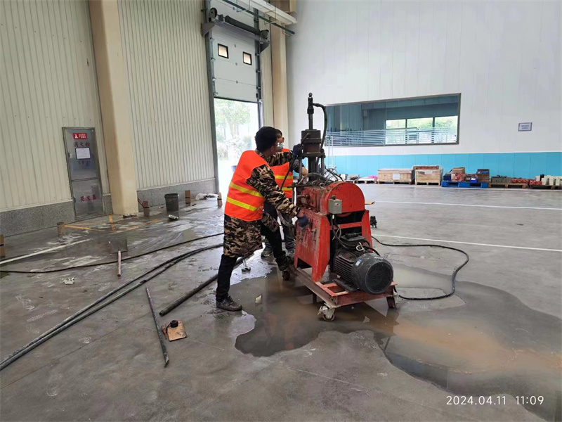 浩口原种场厂房地面下沉塌陷注浆加固施工